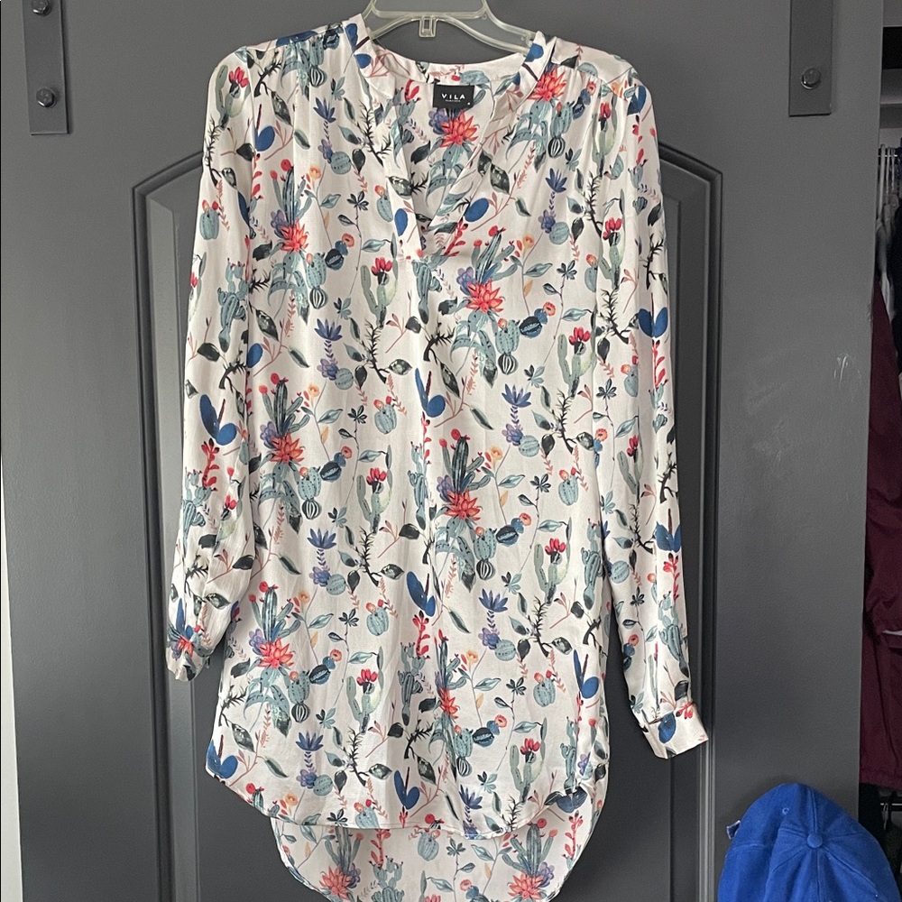 VILA Cactus Print V-Neck Long Blouse